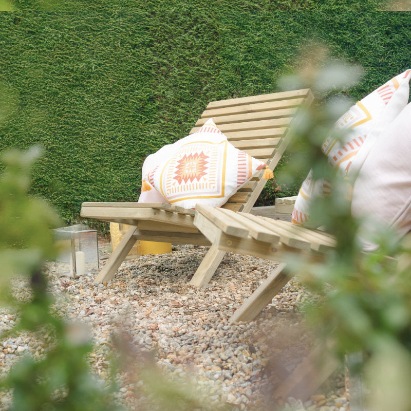 Hartwood Wooden Slatted Beach Chair & Table Set | Sheds.co.uk