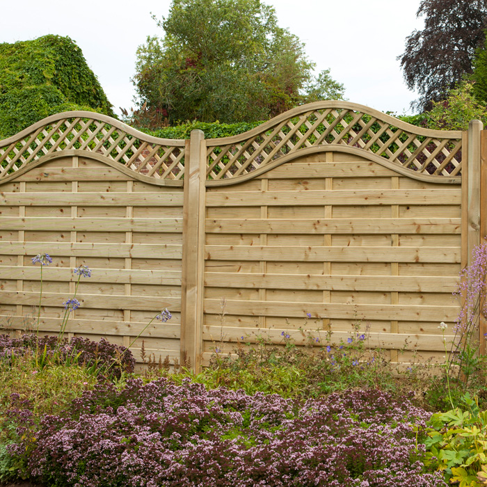 Hartwood 6’ x 6’ Horizontal Weave Fence Panel With Wavy Trellis